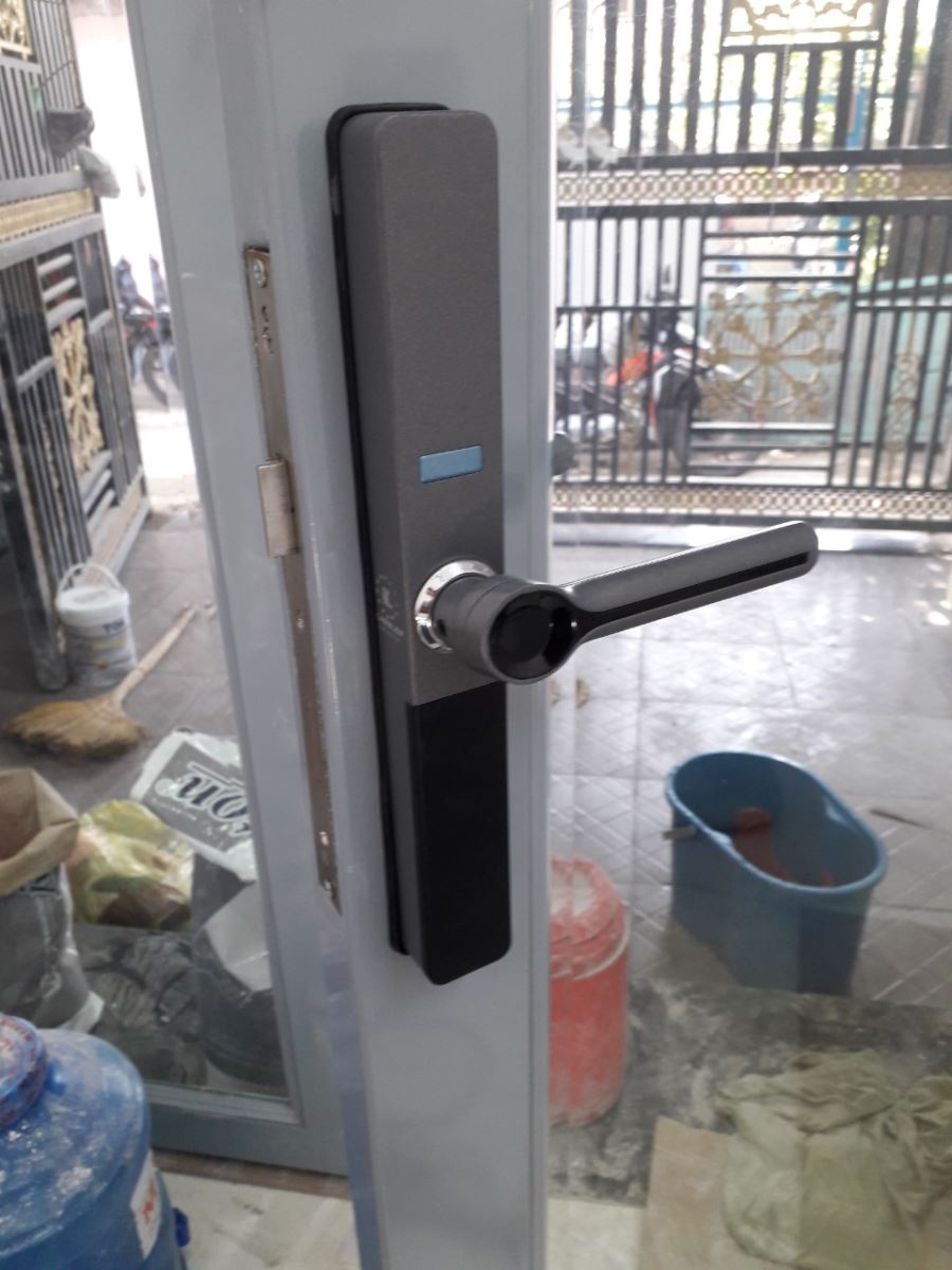 Cách lắp đặt khóa cửa nhôm tại nhà đơn giản nhất- Kassler Việt Nam-4
