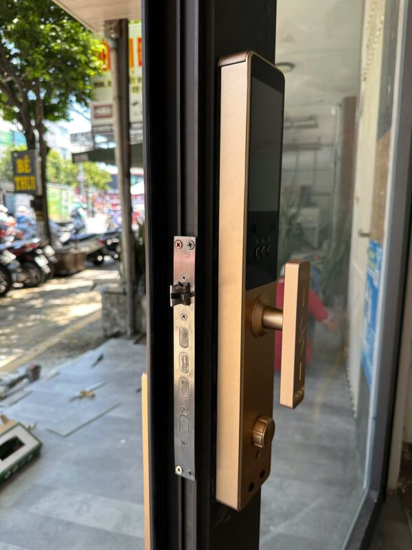 Khoá cửa vân tay Kassler KL968 CNC Gold Face ID, App Tuya, Remote 5 Khoá cửa vân tay Kassler KL968 CNC Gold Face ID, App Tuya, Remote - 494520863 9803563683096842 5445308161723752175 n - 5