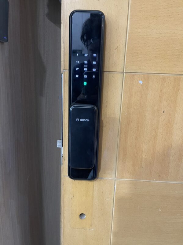 Khoá cửa thông minh Bosch EL 600-DE Black 4 Khoá cửa thông minh Bosch EL 600-DE Black - IMG 20240730 215417 - 4