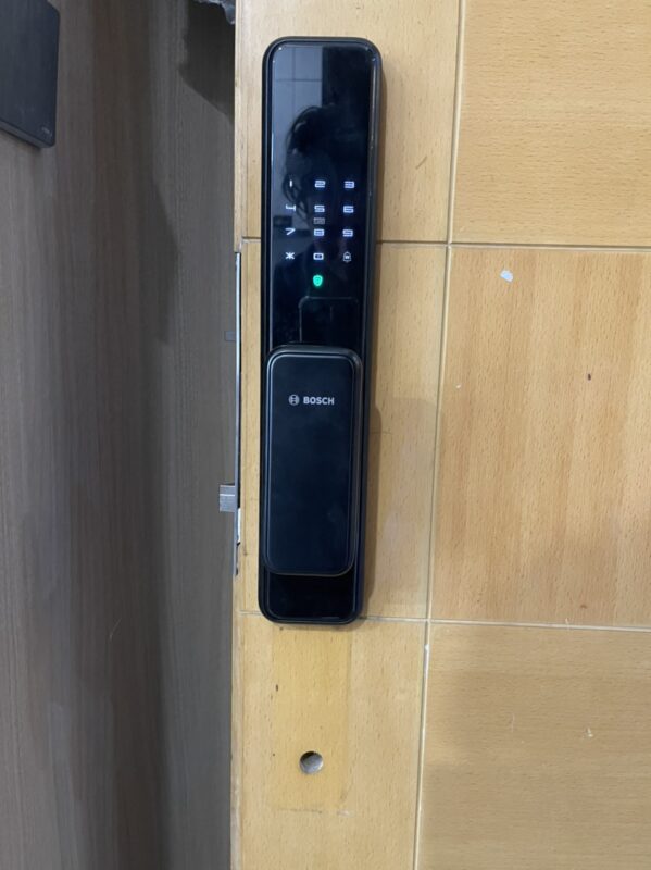 Khoá cửa thông minh Bosch EL 600-DE Black 2 Khoá cửa thông minh Bosch EL 600-DE Black - IMG 20240730 215419 - 2