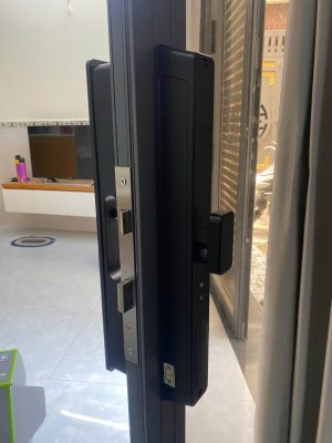 Khóa vân tay cửa nhôm Kassler KL-599 AT Black App TTlock 7 Khóa vân tay cửa nhôm Kassler KL-599 AT Black App TTlock - IMG 20240828 154128 - 7