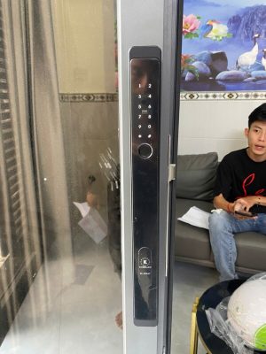 Khóa vân tay cửa nhôm Kassler KL-599 AT Black App TTlock 8 Khóa vân tay cửa nhôm Kassler KL-599 AT Black App TTlock - IMG 20240828 154129 - 8