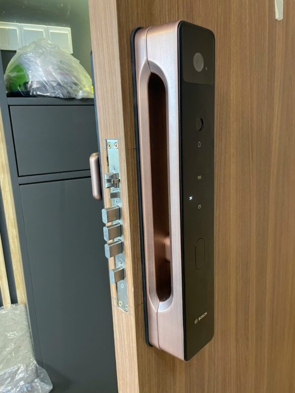 Khóa cửa thông minh Bosch FU8 PLUS-DE Copper - App Wifi 2 Khóa cửa thông minh Bosch FU8 PLUS-DE Copper - App Wifi - IMG 20241023 082628 - 2