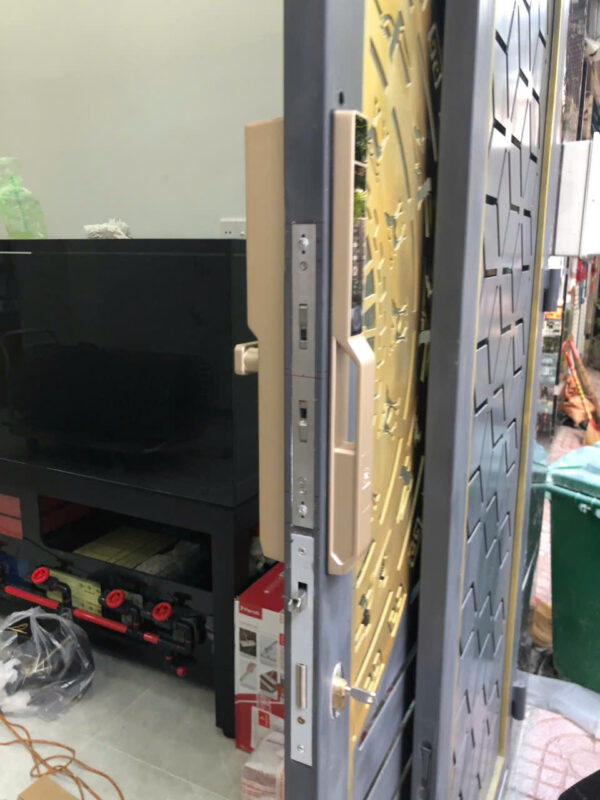 Khoá cửa nhôm thông minh Kassler KL-599 PRO Champagne Gold App 4 Khoá cửa nhôm thông minh Kassler KL-599 PRO Champagne Gold App - z6509432687712 8fafd7cf65e7848bede3e1e455d858dd - 4