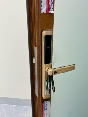 Khóa cửa nhôm Kassler KL-599 Slide Gold - chống nước 7 Khóa cửa nhôm Kassler KL-599 Slide Gold - chống nước - z6700279565146 819b1782a0e785ca93e415dea0efa192 - 7