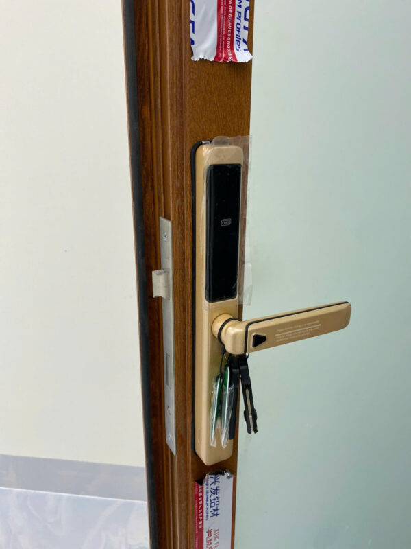 Khóa cửa nhôm Kassler KL-599 Slide Gold - chống nước 3 Khóa cửa nhôm Kassler KL-599 Slide Gold - chống nước - z6700279565146 819b1782a0e785ca93e415dea0efa192 - 3