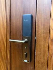 Khóa cửa thông minh Bosch ID80-DE Vàng - z6764889543989 c4ff838e5cfd4aed50b2654d8469581f - 13