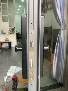 Khóa cửa nhôm Kassler KL-599 Slide Black App Tuya - chống nước - z7076396990536 db65ee84acf42fdc0f896ae5bf548559 - 14