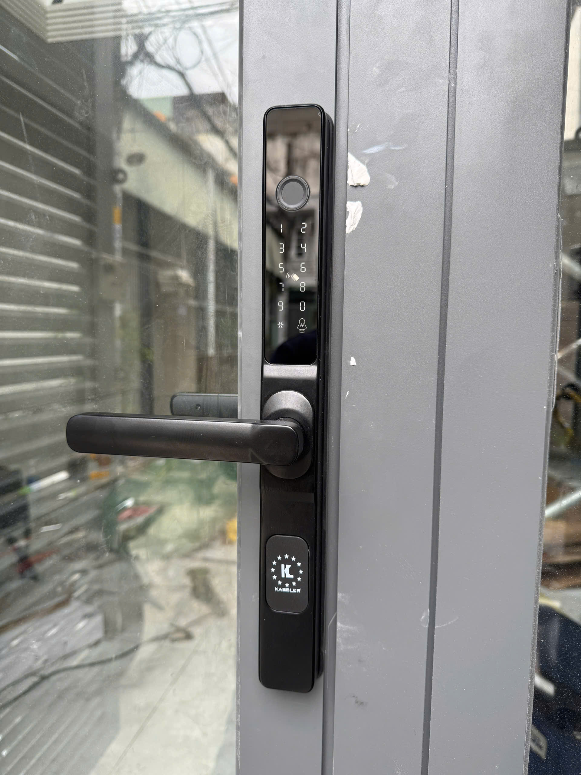 Khóa cửa nhôm vân tay Kassler KL-68 BL Remote 3 Khóa cửa nhôm vân tay Kassler KL-68 BL Remote - z7147039207344 d8f44f21d140036afeedf99628a7bb89 - 3