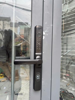 Khóa cửa nhôm vân tay Kassler KL-68 BL Remote 8 Khóa cửa nhôm vân tay Kassler KL-68 BL Remote - z7147039213273 becfea99eb2685abf45dbfb1ceb6eaba - 8
