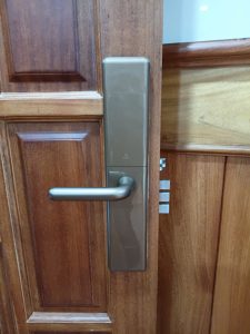 Khóa cửa thông minh Bosch ID80-DE Vàng - App Wifi 12 Khóa cửa thông minh Bosch ID80-DE Vàng - App Wifi - z7156292021207 790a4c20271aa02f57612dd78e7f1bd3 - 12