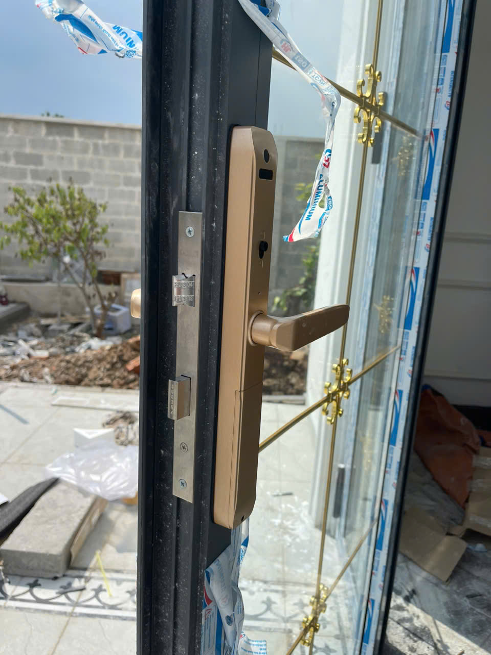 Khóa cửa nhôm Kassler KL-599TD Champagne Gold App TTlock, Remote 5 Khóa cửa nhôm Kassler KL-599TD Champagne Gold App TTlock, Remote - z7177308555677 f16c0d7c31be715cead11baae4403c5e - 5