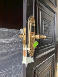 Khóa cửa gỗ tân cổ điển Kassler KL-919 Pro gold App TTLOCK 14 Khóa cửa gỗ tân cổ điển Kassler KL-919 Pro gold App TTLOCK - z7197927005878 873d8bd9cc633259e22f587541d13655 - 14