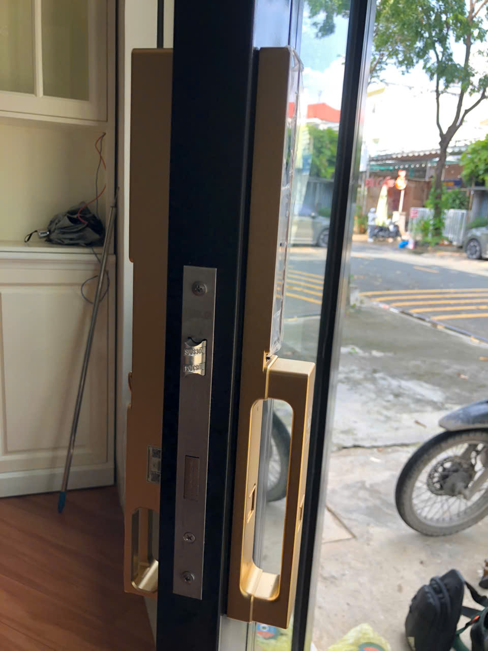 Khoá vân tay cửa nhôm Kassler KL-599 CNC 02 Champagne Gold App Tuya, Face ID 5 Khoá vân tay cửa nhôm Kassler KL-599 CNC 02 Champagne Gold App Tuya, Face ID - z7202264291365 ca5cc602c3bffdb65c76cfa305855681 - 5