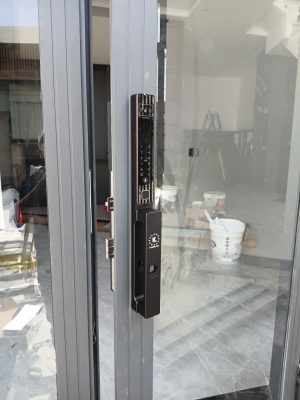 Khoá vân tay cửa nhôm Kassler KL-599 CNC 02 Black App Tuya, Face ID 9 Khoá vân tay cửa nhôm Kassler KL-599 CNC 02 Black App Tuya, Face ID - z7274193921519 9ea41f47f2db2f7e627eb8838d4de5ad - 9