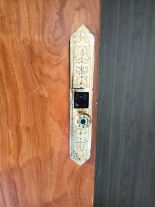 Khóa đại sảnh Kassler KL-929 F Face ID, App Wifi mạ vàng 24k - z7335698823409 76ffa6ffd88d02f14edb74394b617050 - 14