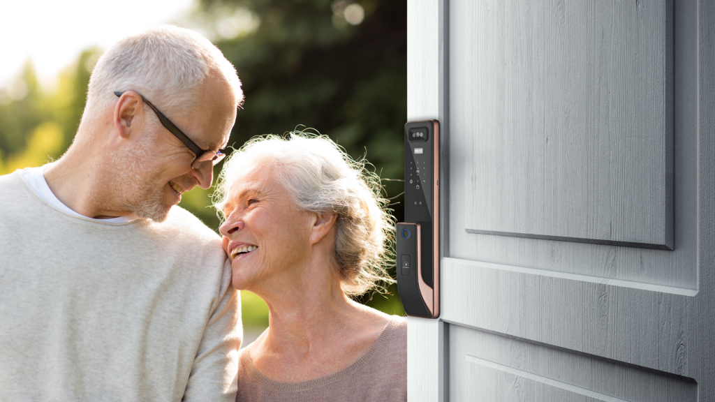 Khóa cửa điện tử có thực sự dễ sử dụng cho người lớn tuổi không? - ng gia - 1