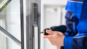 Khóa cửa vân tay có phù hợp với căn hộ chung cư không? 5 Khóa cửa vân tay có phù hợp với căn hộ chung cư không? - sua 2 - 2