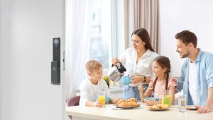 Khóa Cửa Vân Tay: Khi Điểm Chạm Đầu Tiên Định Nghĩa Sự Thảnh Thơi 4 Khóa Cửa Vân Tay: Khi Điểm Chạm Đầu Tiên Định Nghĩa Sự Thảnh Thơi