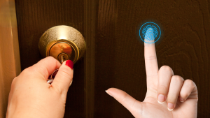 Khóa cửa thông minh và trải nghiệm sống tiện nghi – Góc nhìn từ người dùng